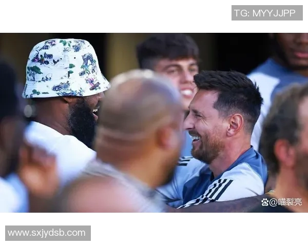 盘点那些因脱发备受关注的足球球星如何在绿茵场上依旧闪耀